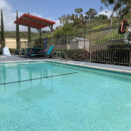 Holiday Inn Express & Suites - Lake Forest, An Ihg Hotel Esterno foto