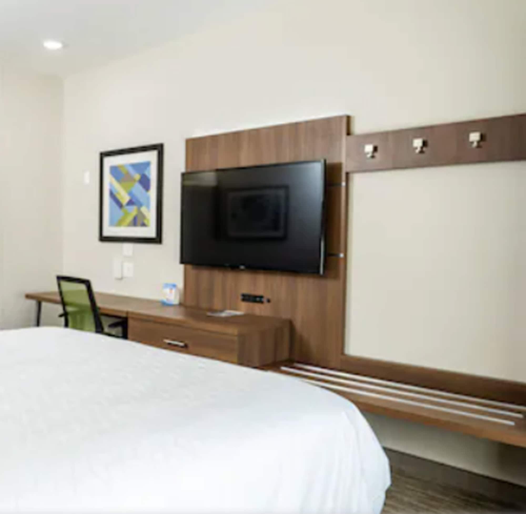 Holiday Inn Express & Suites - Lake Forest, An Ihg Hotel Esterno foto