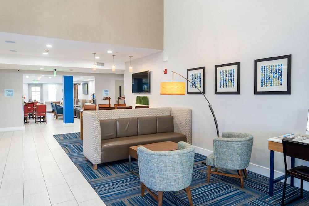 Holiday Inn Express & Suites - Lake Forest, An Ihg Hotel Esterno foto