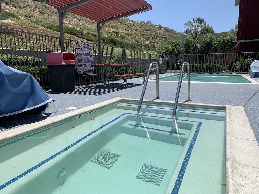 Holiday Inn Express & Suites - Lake Forest, An Ihg Hotel Esterno foto