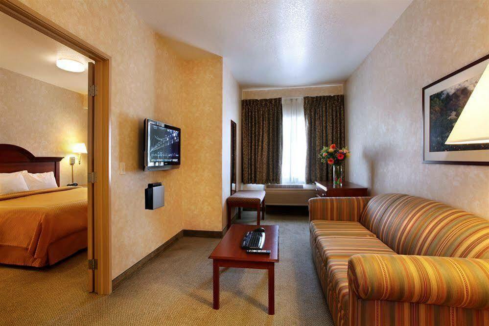 Holiday Inn Express & Suites - Lake Forest, An Ihg Hotel Esterno foto