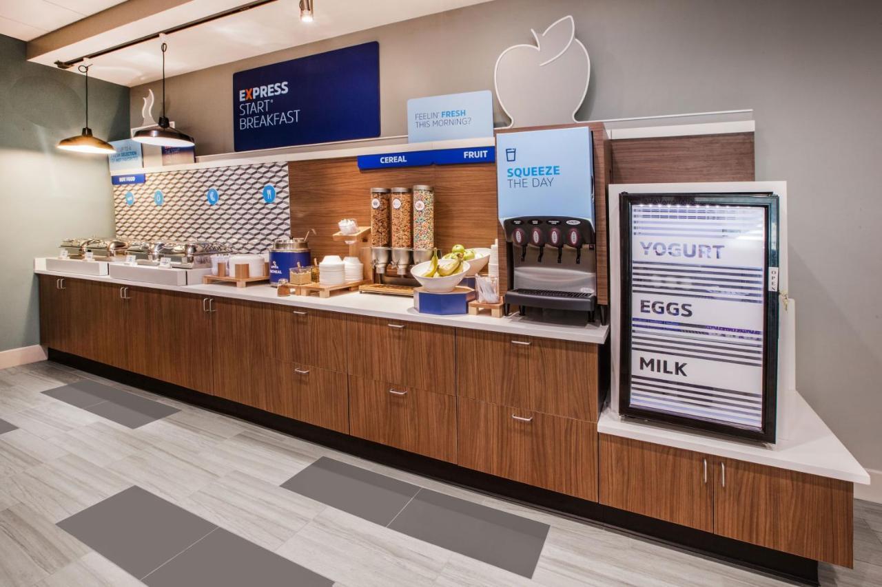 Holiday Inn Express & Suites - Lake Forest, An Ihg Hotel Esterno foto